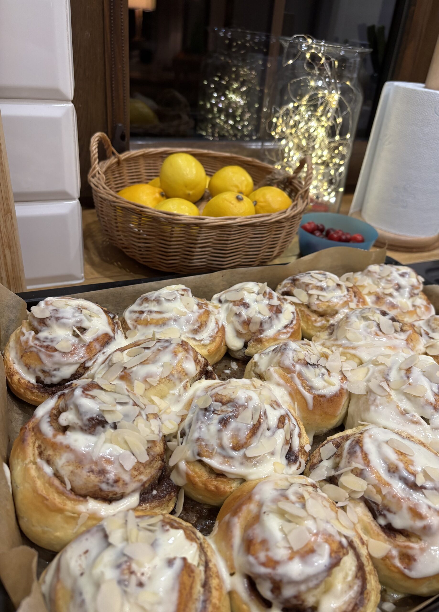 🎄✨ Delikatne, świąteczne cynamonki z kremem ✨🎄