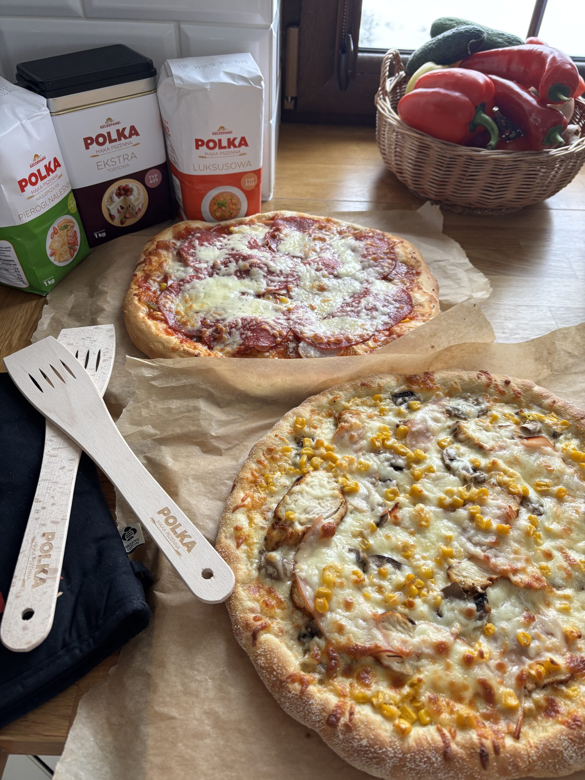 🍕 DOMOWE CIASTO NA PIZZĘ – PROSTE I MIĘCIUTKIE